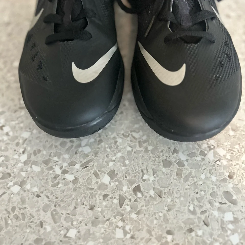 Nike Zoom Hyperfuse 2013 Black/Metallic Silver-Dark Grey-Pink Size 10.5